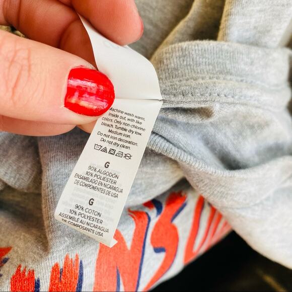 NEW MENS Grey Short Sleeve Tee Shirt Suns Out Guns Out Graphic Screen T-Shirt M - Picture 4 of 5